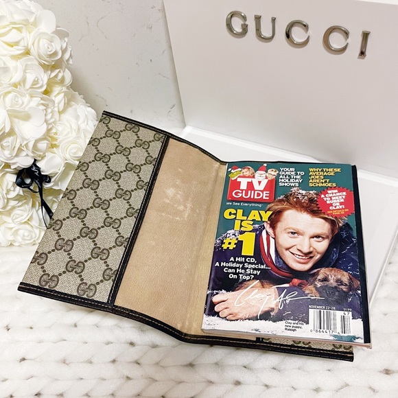 Authentic Gucci Home ULTRA RARE Collector’s Supreme T.V Guide Book Sleeve Set - Picture 5 of 11